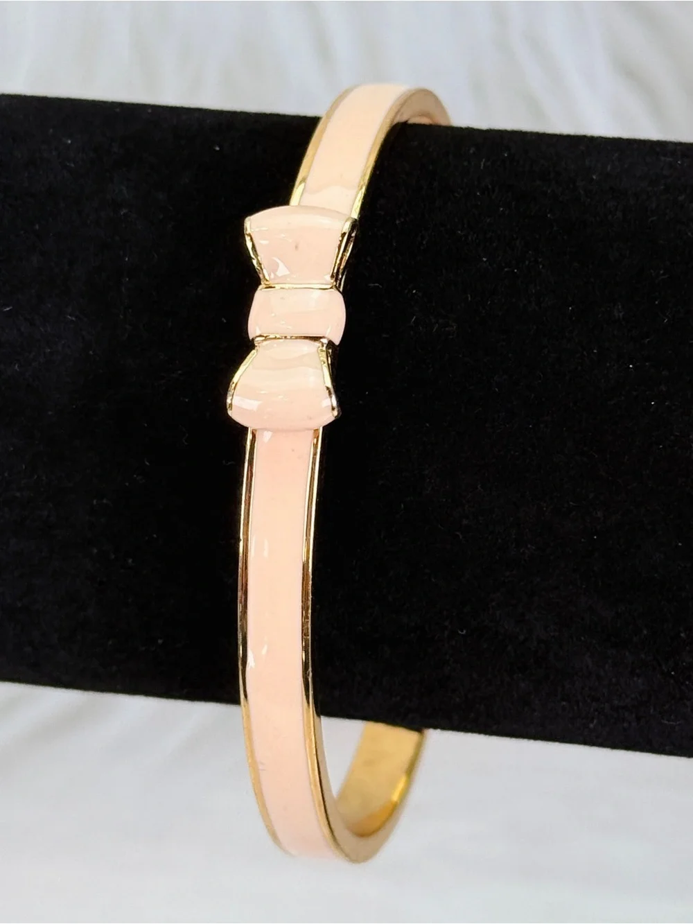 Kate Spade ‘Take a Bow’ Goldtone Pink Enamel Thin Bangle Bracelet MSRP $98 - Picture 7 of 8